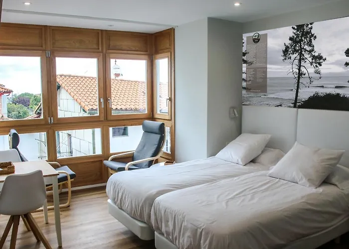 Apartahotel Surf Plaza 4*