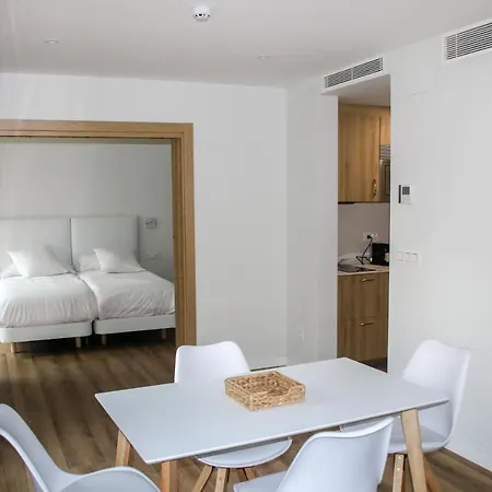 Surf Plaza Apartmanhotel 4*